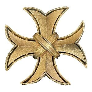 CROWN Trifari Maltese cross brooch brushed gold tone 2” square classic vintage